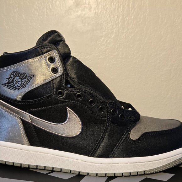 Air Jordan 1 Retro High OG Satin Shadow Women Sz 10 Black Medium Grey FD4810010 - Picture 3 of 11